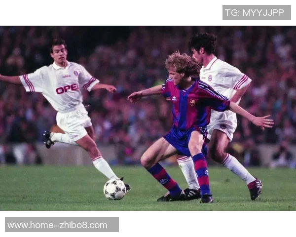 巅峰对决拜仁慕尼黑与皇家马德里的激情碰撞海报解析